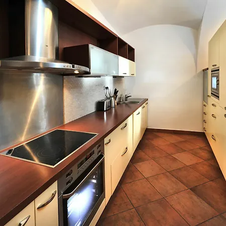 Aplend Hlavne Namestie Apartment