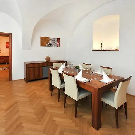 Aplend Hlavne Namestie Apartment